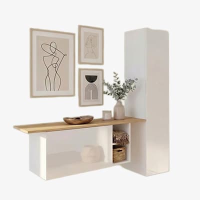 Weiße Garderobe mit Holzablage, Deko mit Korb und Vase, daneben Wand mit drei minimalistischen Linienzeichnungen