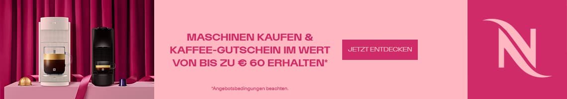 Maschinen kaufen & Kaffee-Gutschein bis 60 € erhalten – zwei Nespresso-Kaffeemaschinen vor pinkem Vorhang, rechts N-Logo