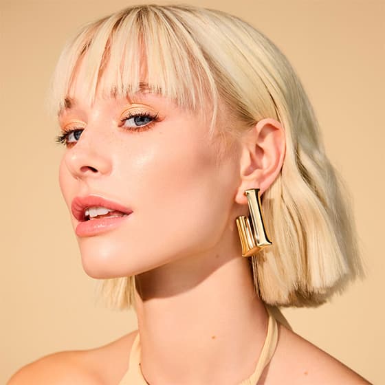 schön geschminkte Frau