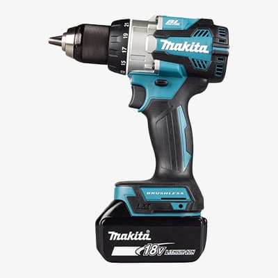 Makita 18V Brushless Akku-Bohrschrauber mit schwarzem Griff und blau-schwarzem Gehäuse, Ansicht von rechts