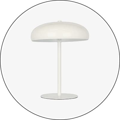 Moderne Tischlampe mit rundem Schirm und Standfuß in Weiß.