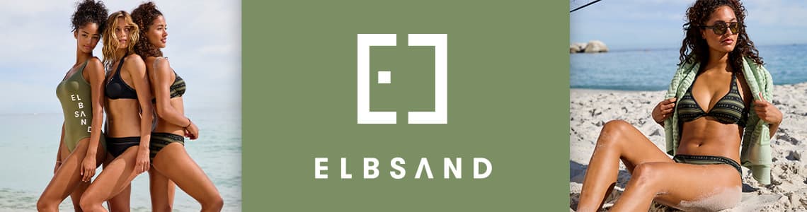ELBSAND – Drei Frauen in Bikinis am Strand, eine Frau in Badeanzug mit "ELBSAND"-Aufdruck, eine Frau sitzt in Bikini im Sand.