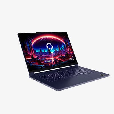Aufgeklappter Gaming-Laptop mit bunter Sci-Fi-Stadt und leuchtendem Ring auf dem Bildschirm